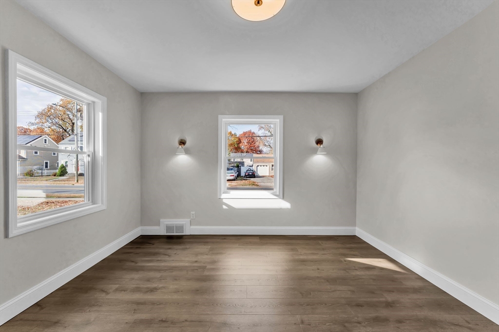 127 Abbott Street Springfield, MA 01118 - Photo 19 of 34 Gallery Image 19