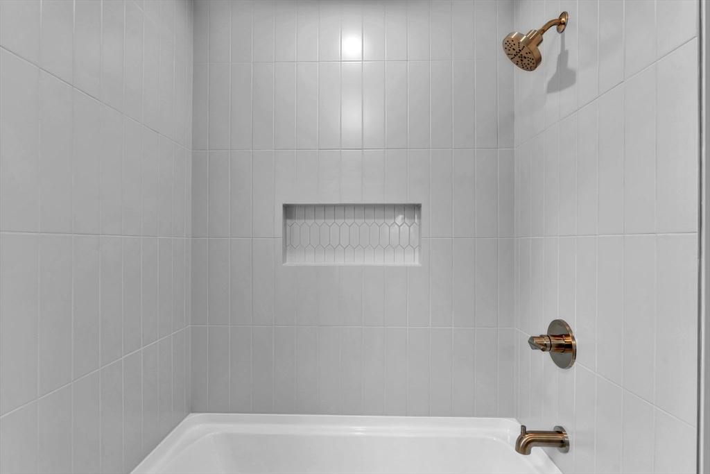 127 Abbott Street Springfield, MA 01118 - Photo 26 of 34 Gallery Image 26