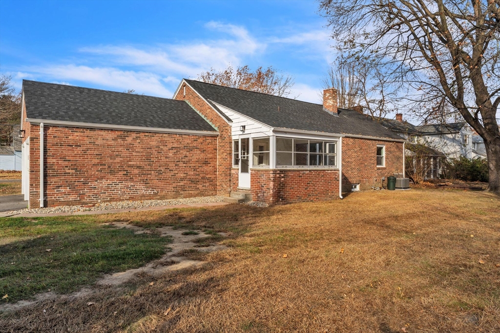 127 Abbott Street Springfield, MA 01118 - Photo 32 of 34 Gallery Image 32