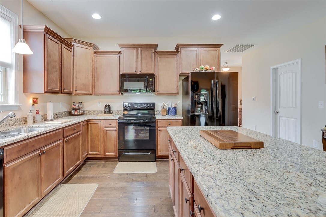 86 Angus Run Seneca, SC 29672 - Photo 11 of 43 Kitchen