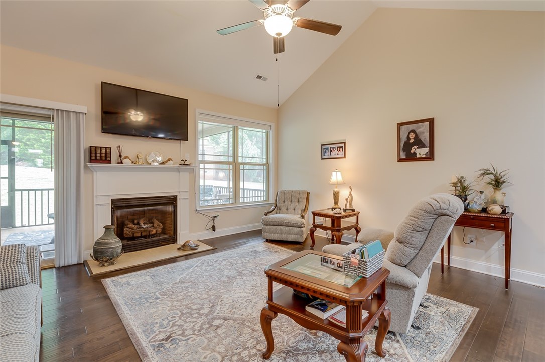 86 Angus Run Seneca, SC 29672 - Photo 14 of 43 Living