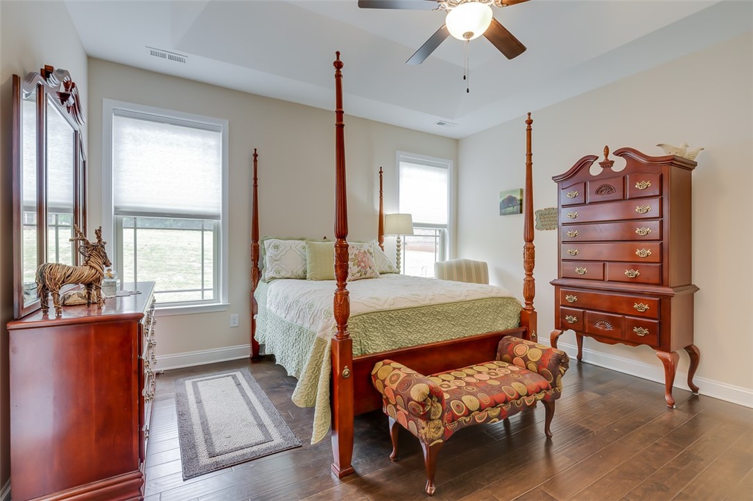 86 Angus Run Seneca, SC 29672 - Photo 19 of 43 Master Bedroom