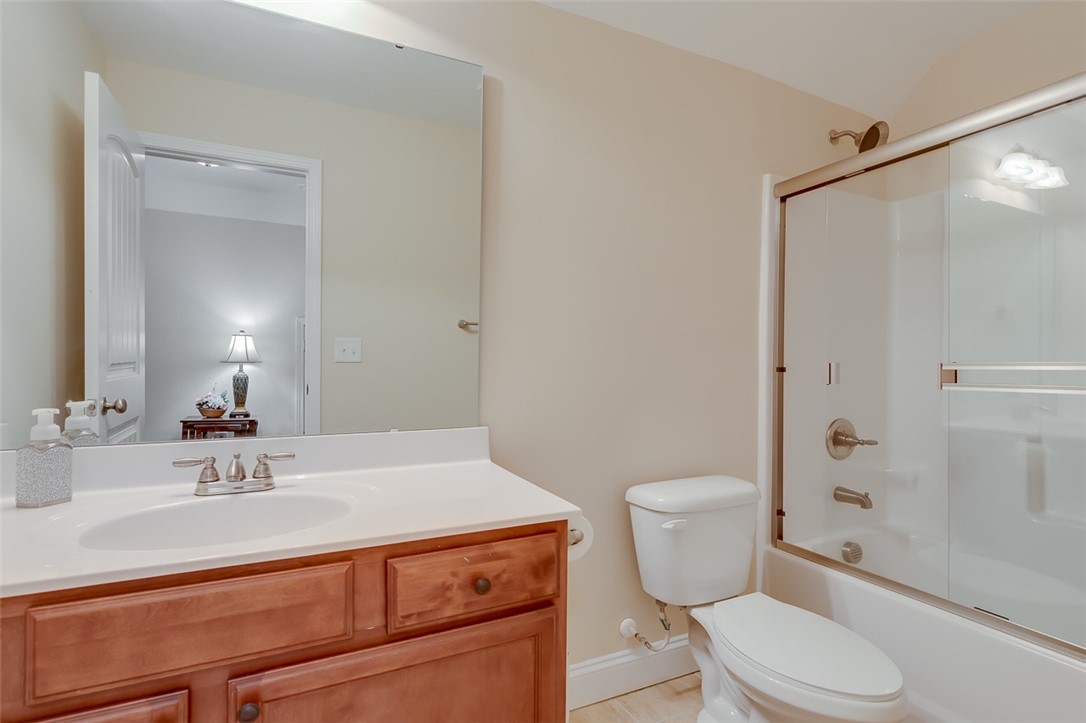 86 Angus Run Seneca, SC 29672 - Photo 33 of 43 Upper Level Full Bath