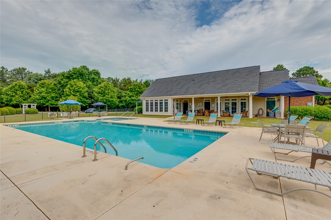 86 Angus Run Seneca, SC 29672 - Photo 41 of 43 Community Pool