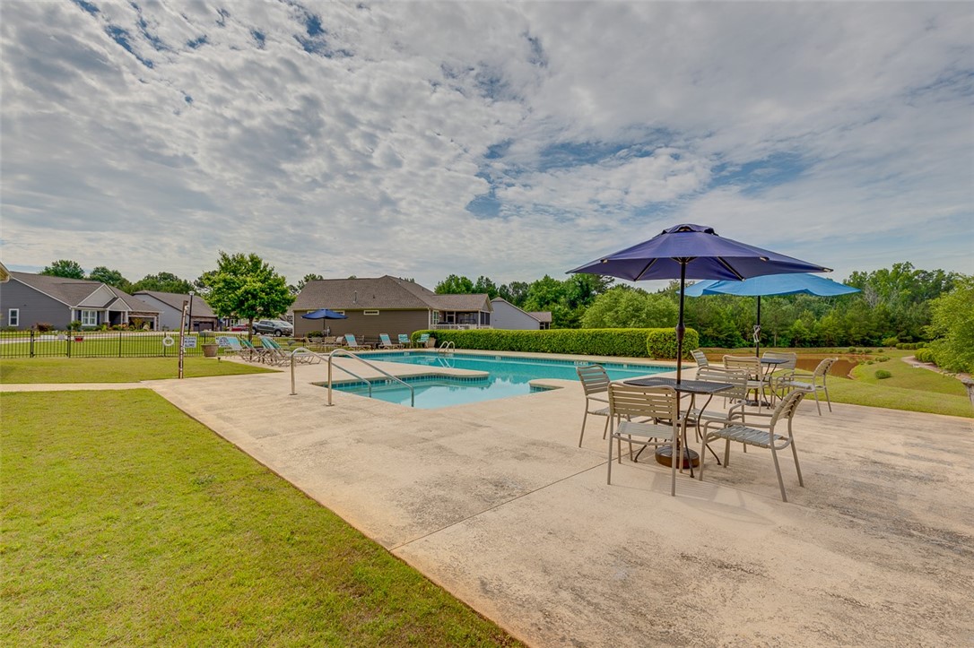 86 Angus Run Seneca, SC 29672 - Photo 42 of 43 Community Pool