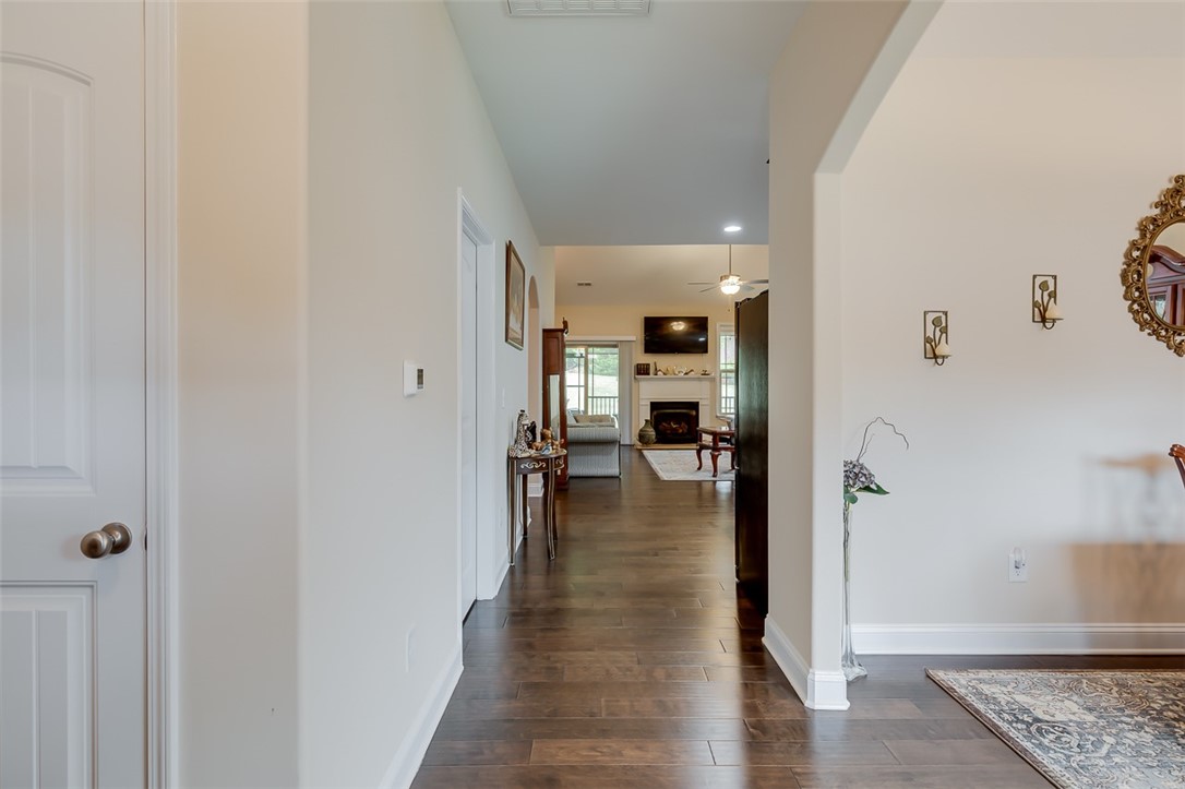86 Angus Run Seneca, SC 29672 - Photo 5 of 43 Entry