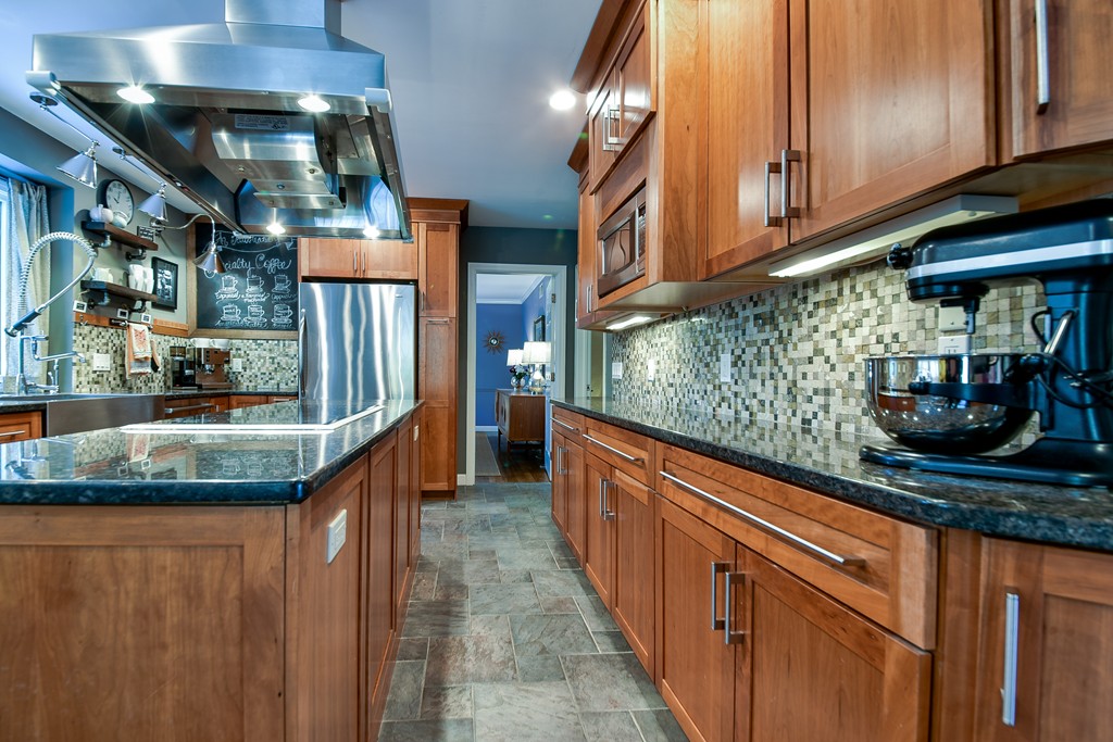 52 Knight Road Framingham, MA 01701 - Photo 10 of 29 Gallery Image 10