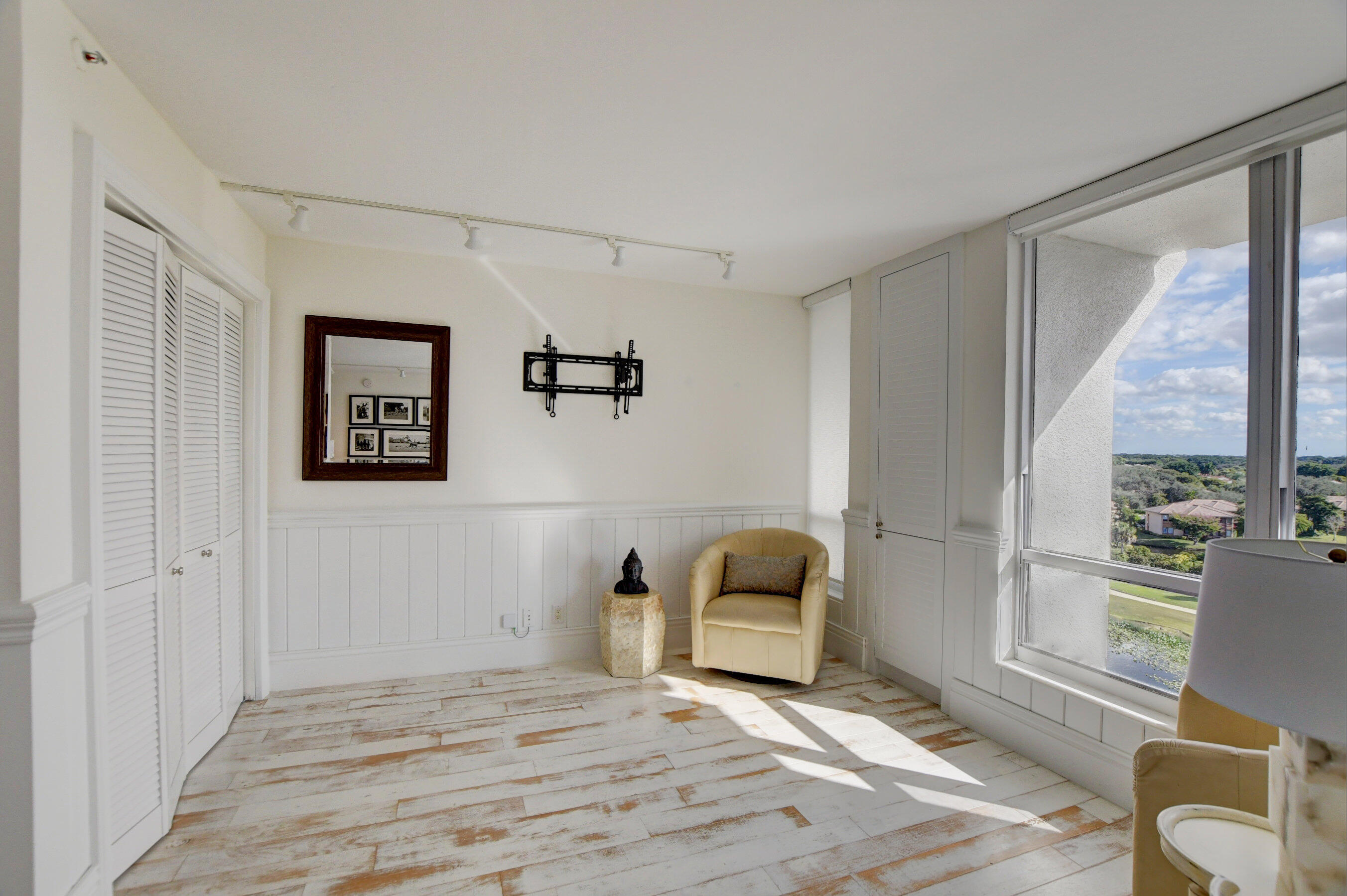 7738 Lakeside Boulevard, Unit 386 Boca Raton, FL 33434 - Photo 6 of 31 Second bedroom