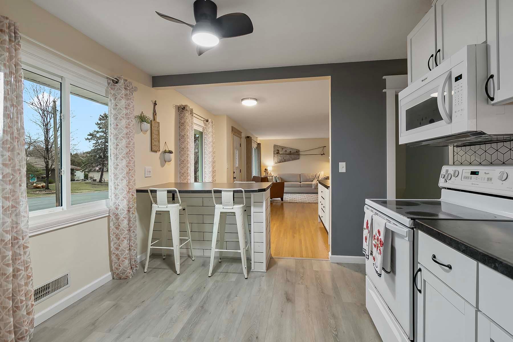 8200 Beard Road Bloomington, MN 55431 - Photo 12 of 32