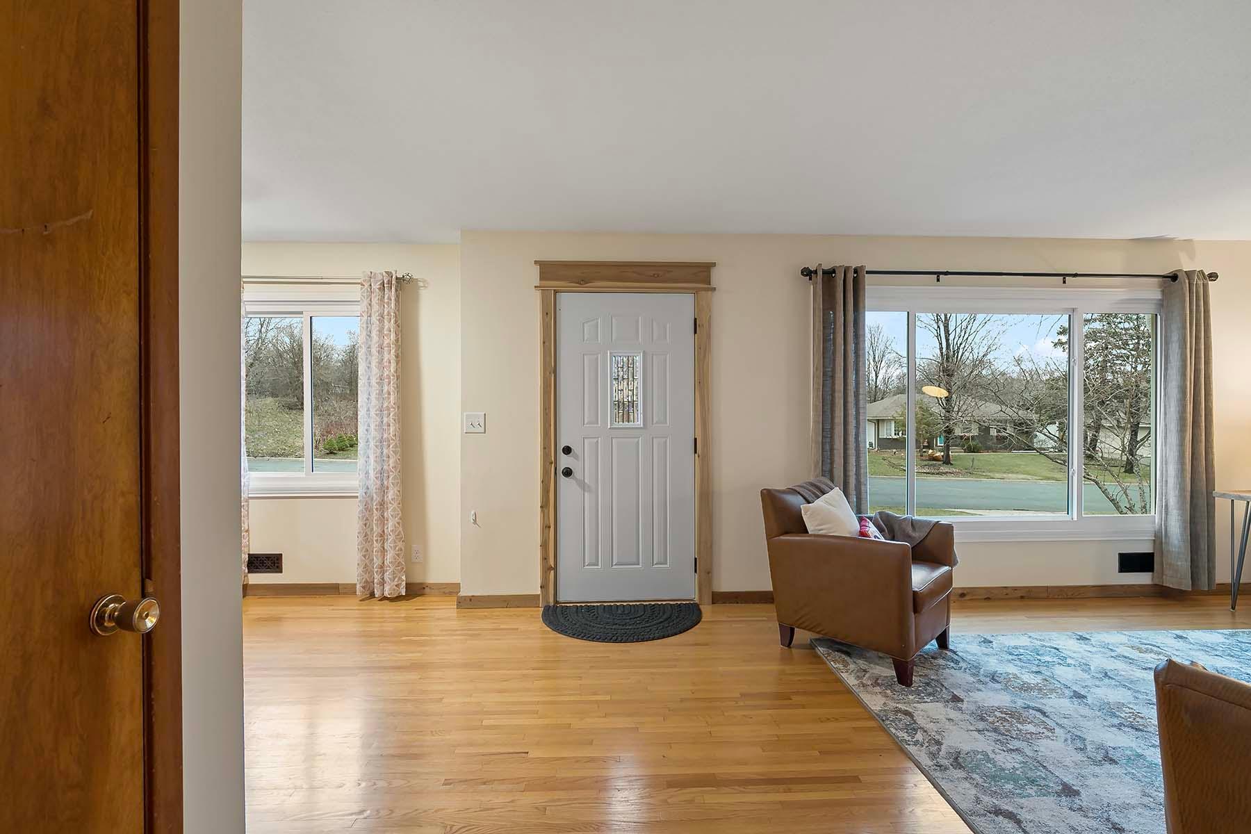 8200 Beard Road Bloomington, MN 55431 - Photo 3 of 32