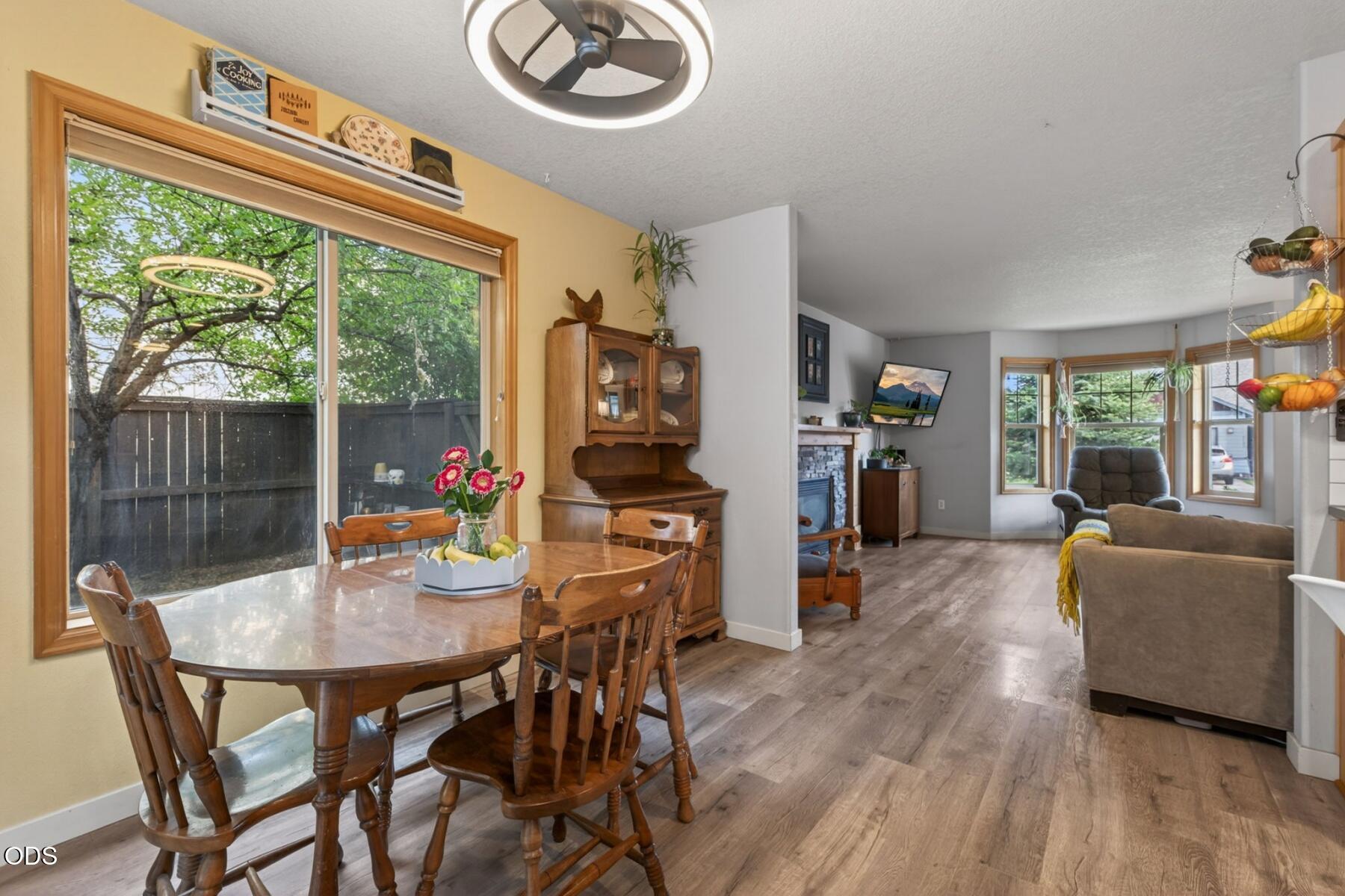 20696 Barton Crossing Way Bend, OR 97701 - Photo 11 of 44