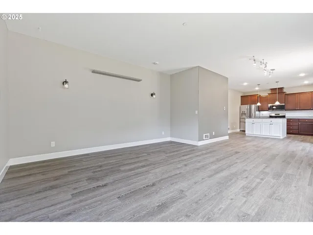 $634,999 | 7115 Northeast Benton Place, Newport, OR 97365