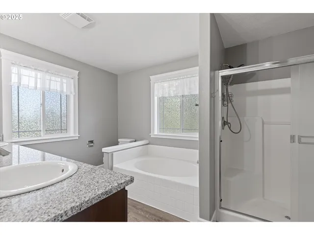 $634,999 | 7115 Northeast Benton Place, Newport, OR 97365