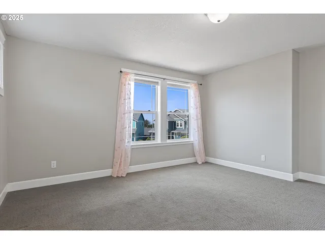 $634,999 | 7115 Northeast Benton Place, Newport, OR 97365