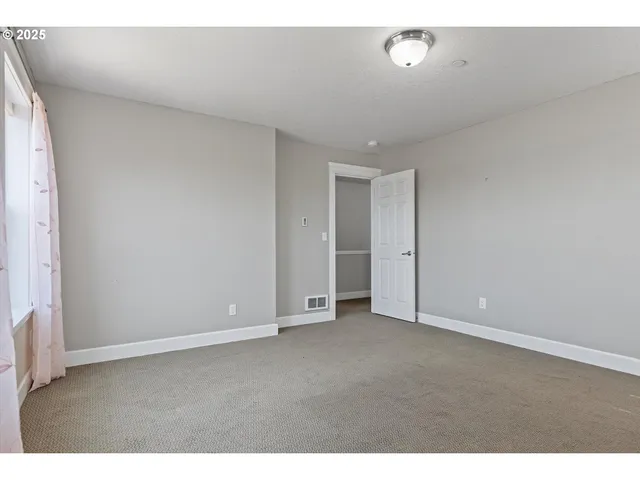 $634,999 | 7115 Northeast Benton Place, Newport, OR 97365