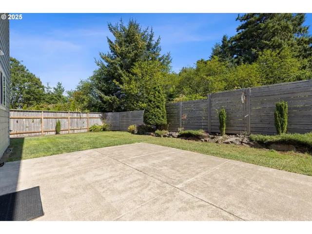 $634,999 | 7115 Northeast Benton Place, Newport, OR 97365