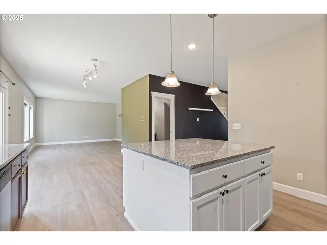 $634,999 | 7115 Northeast Benton Place, Newport, OR 97365