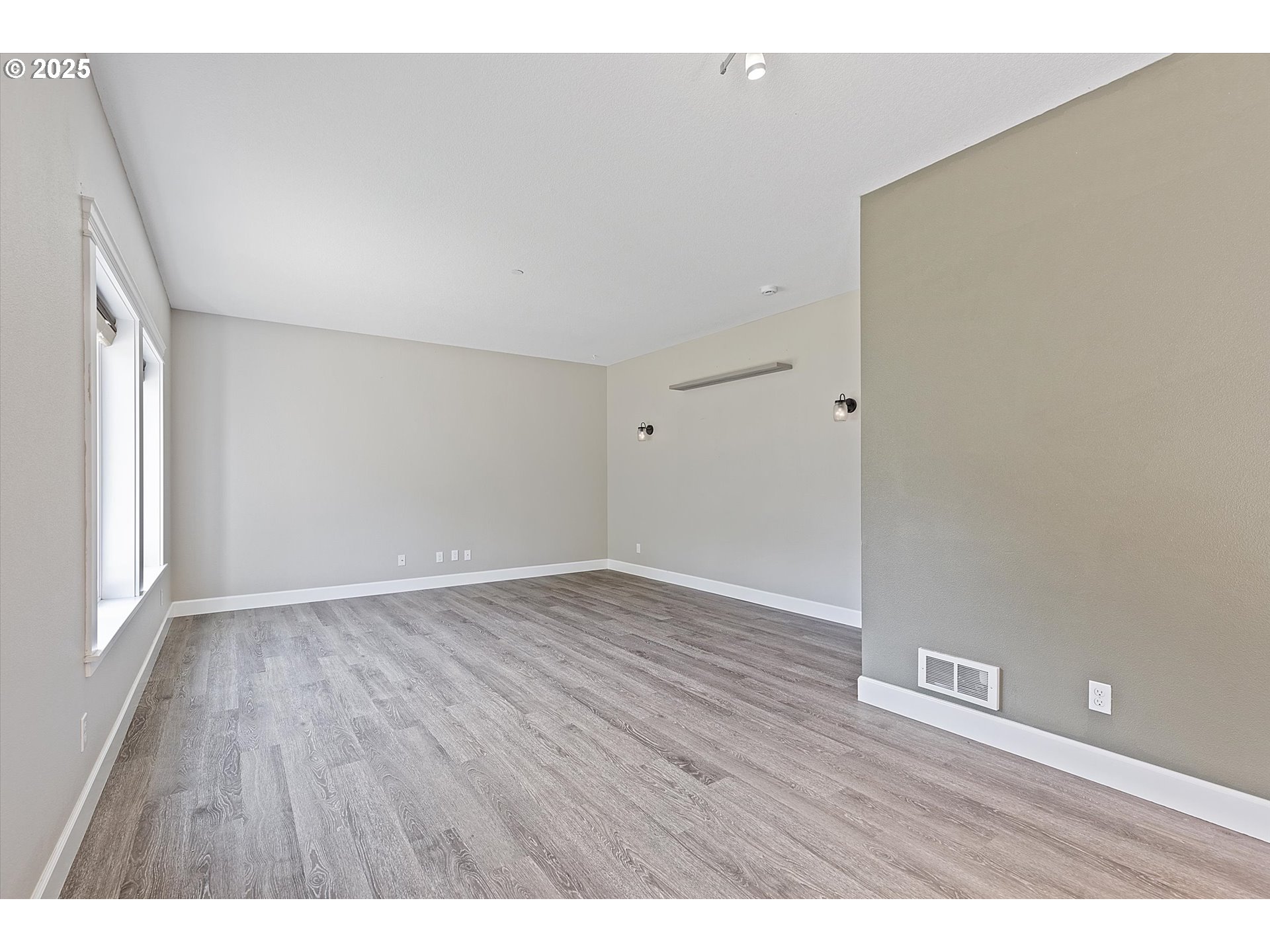 7115 Northeast Benton Place Newport, OR 97365 - Photo 9 of 48