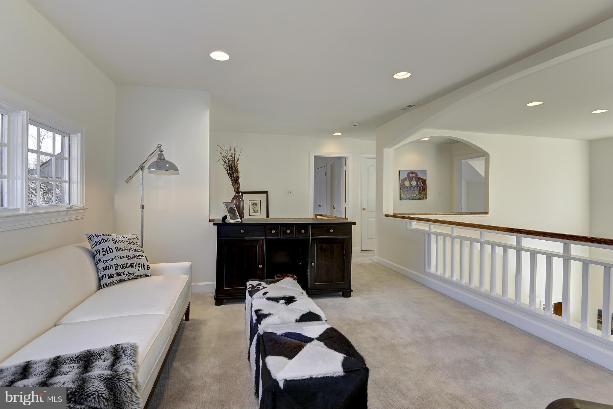 11303 Bright Pond Lane Reston, VA 20194 - Photo 18 of 21 Upper Level Sitting Room