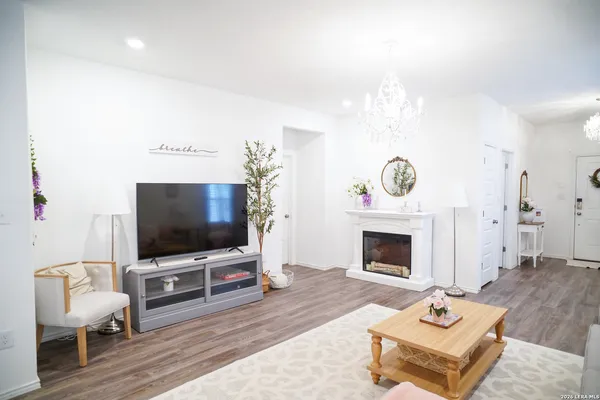 $1,800 | 2429 Dielman Drive, Seguin, TX 78155