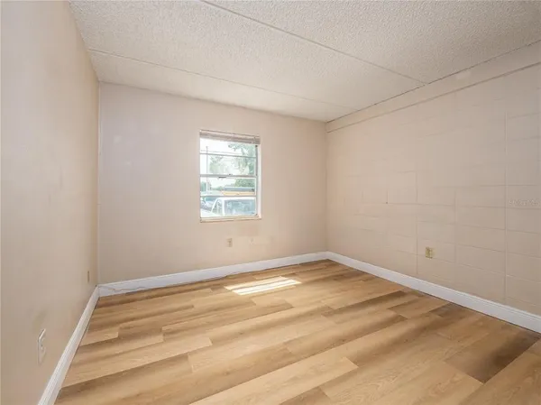 $1,375 | 5221 Bayshore Boulevard, Unit 30, Tampa, FL 33611