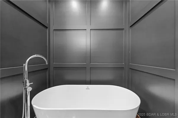 $515,000 | 36 Via Da Contro, Sunrise Beach, MO 65079