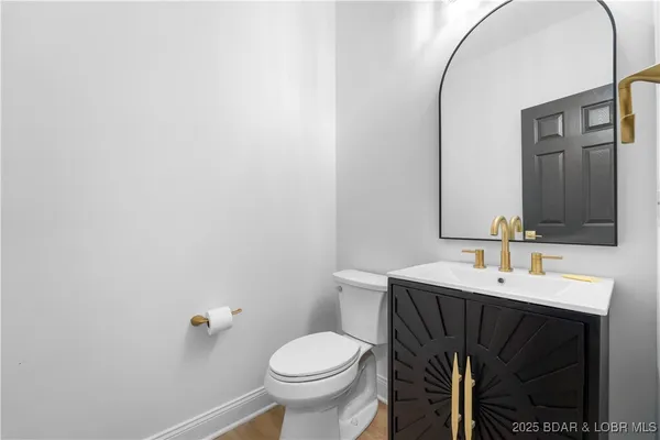 $515,000 | 36 Via Da Contro, Sunrise Beach, MO 65079
