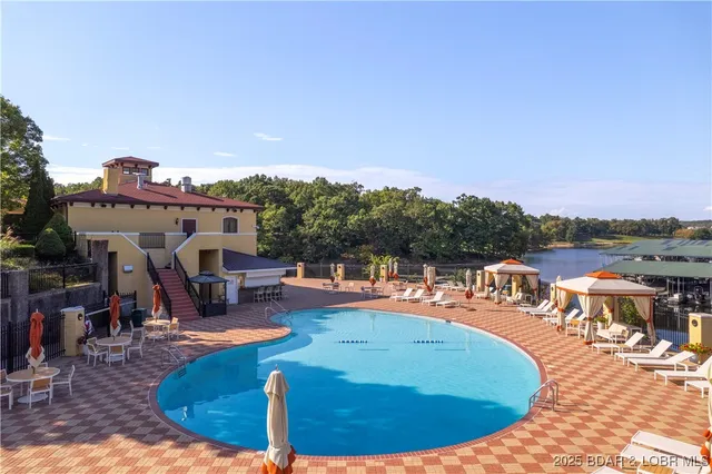 $550,000 | 36 Via Da Contro, Sunrise Beach, MO 65079