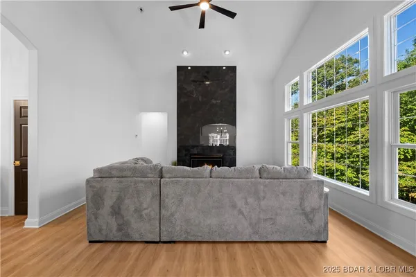 $515,000 | 36 Via Da Contro, Sunrise Beach, MO 65079