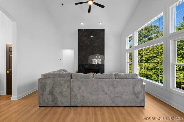 $550,000 | 36 Via Da Contro, Sunrise Beach, MO 65079