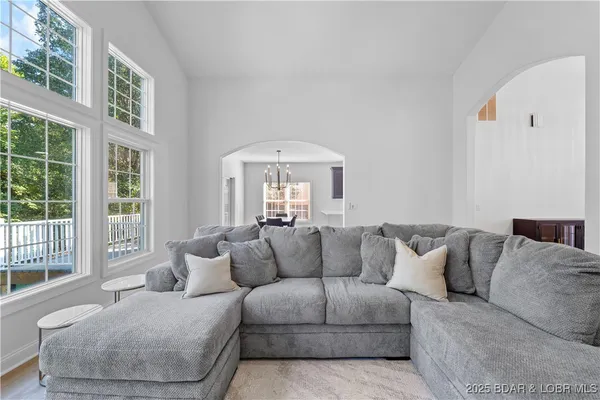 $515,000 | 36 Via Da Contro, Sunrise Beach, MO 65079