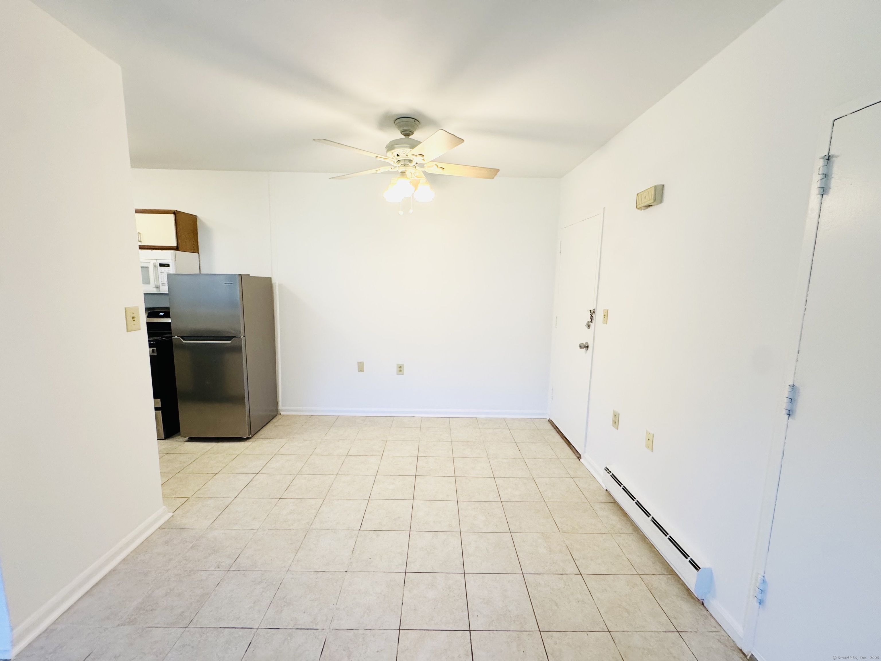 107 Niles Hill Road, Unit A New London, CT 06320 - Photo 6 of 22 a view of a utility room with a washer and dryer