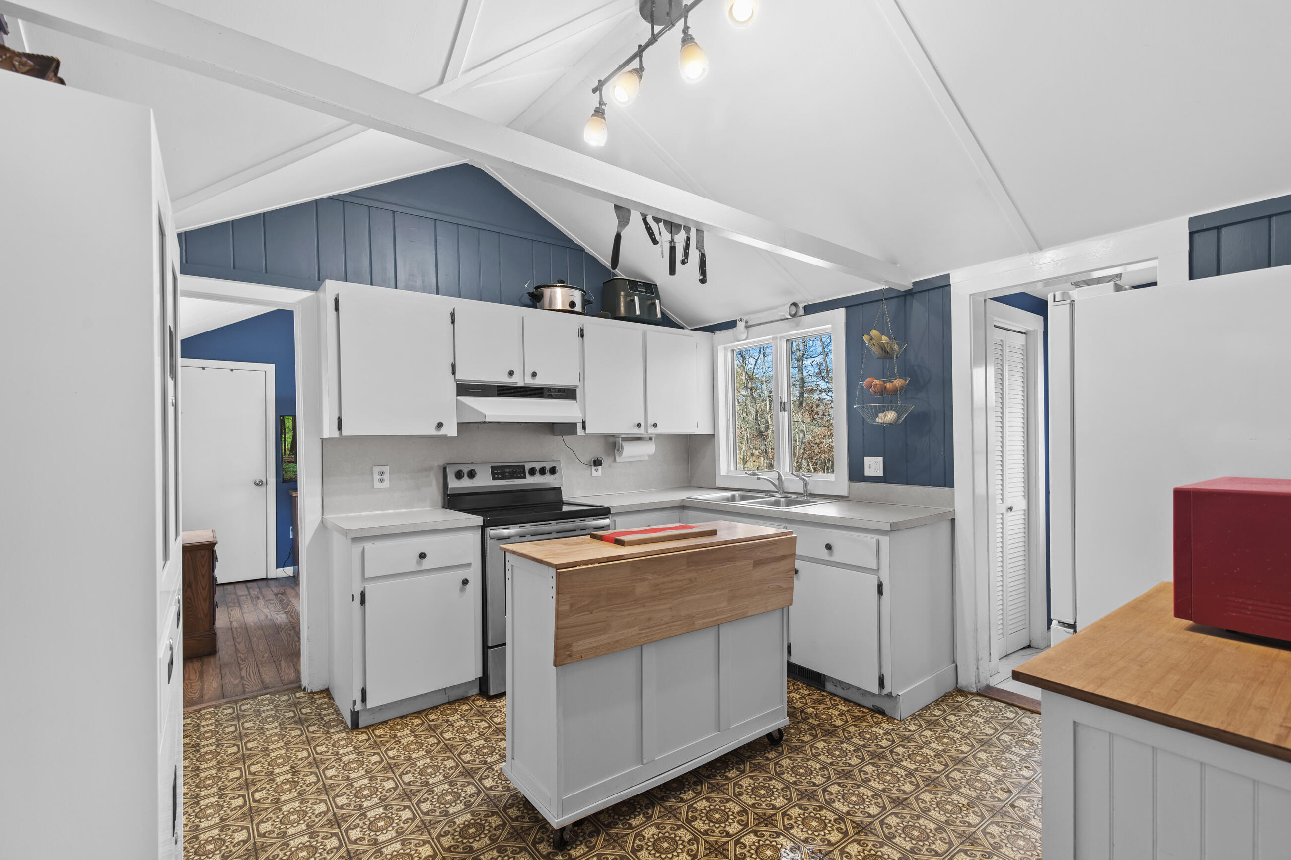 1065 Great Pond Road Eastham, MA 02642 - Photo 11 of 23 1065 Great Pond Road, Eastham-Outer Cape