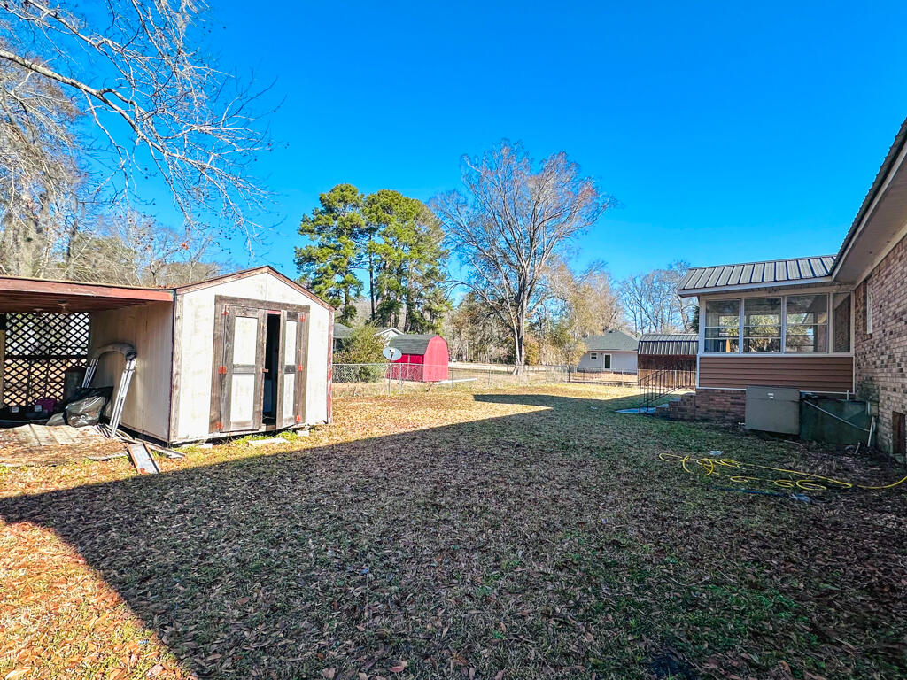 1157 Maple Street Turbeville, SC 29162 - Photo 4 of 26