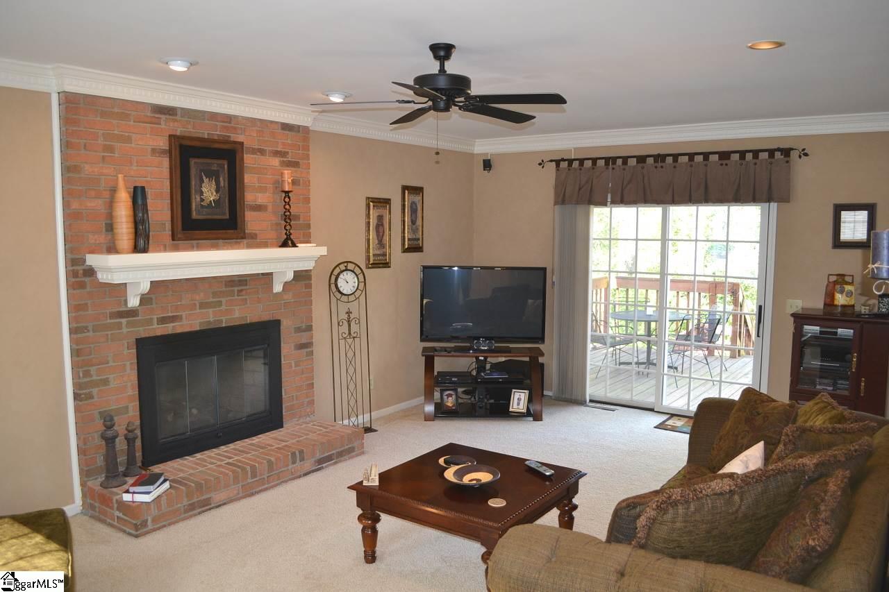 409 Spring Lake Loop Simpsonville, SC 29681 - Photo 3 of 31 Gallery Image 3