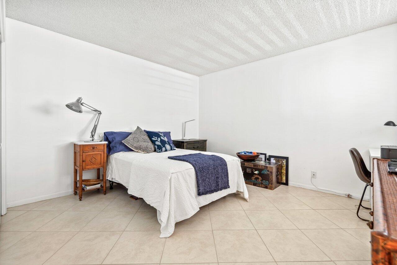 6320 Boca Del Mar Drive, Unit 302 Boca Raton, FL 33433 - Photo 21 of 35 Guest Bedroom