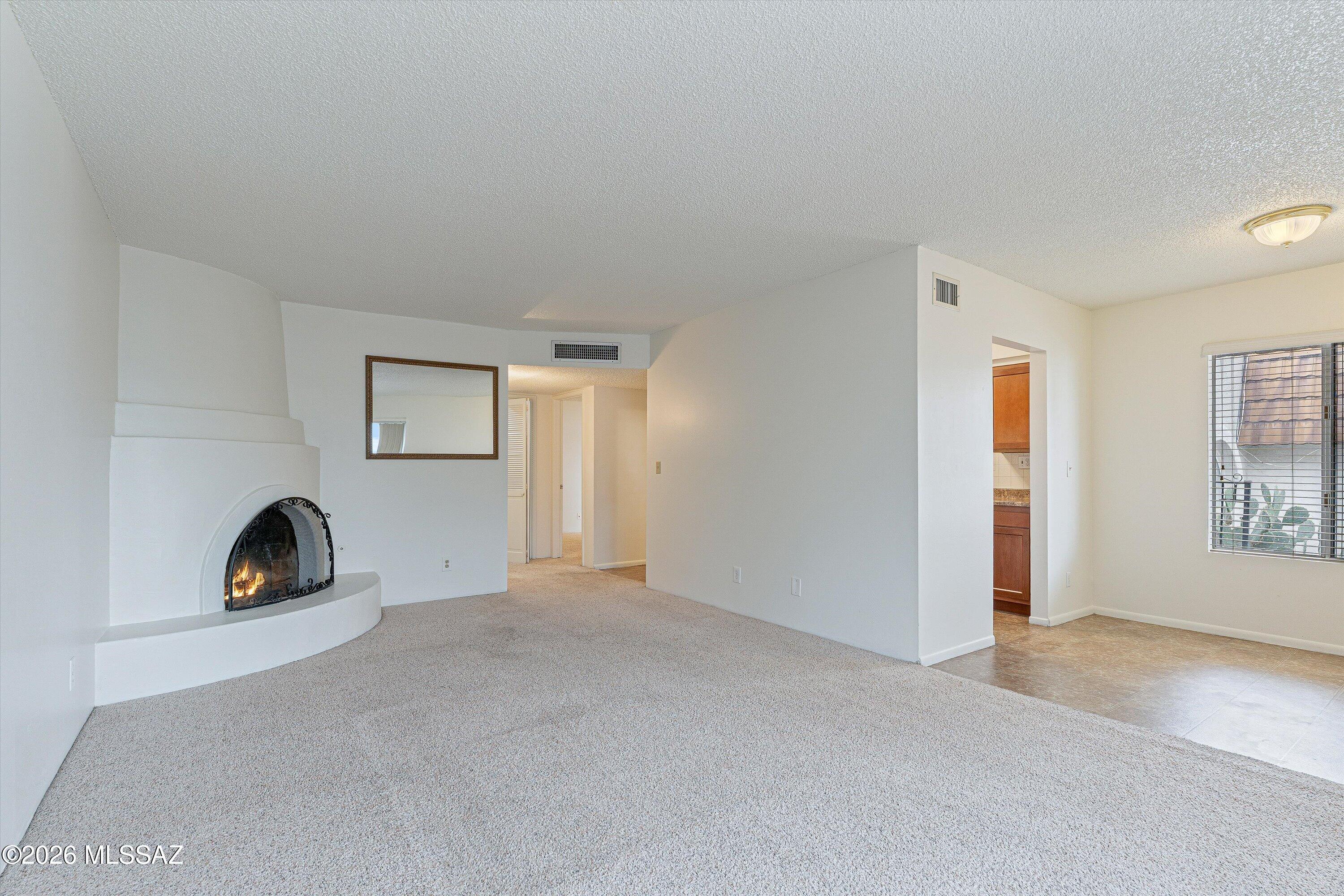 660 East River Road, Unit J Tucson, AZ 85704 - Photo 7 of 27 Living and Dining