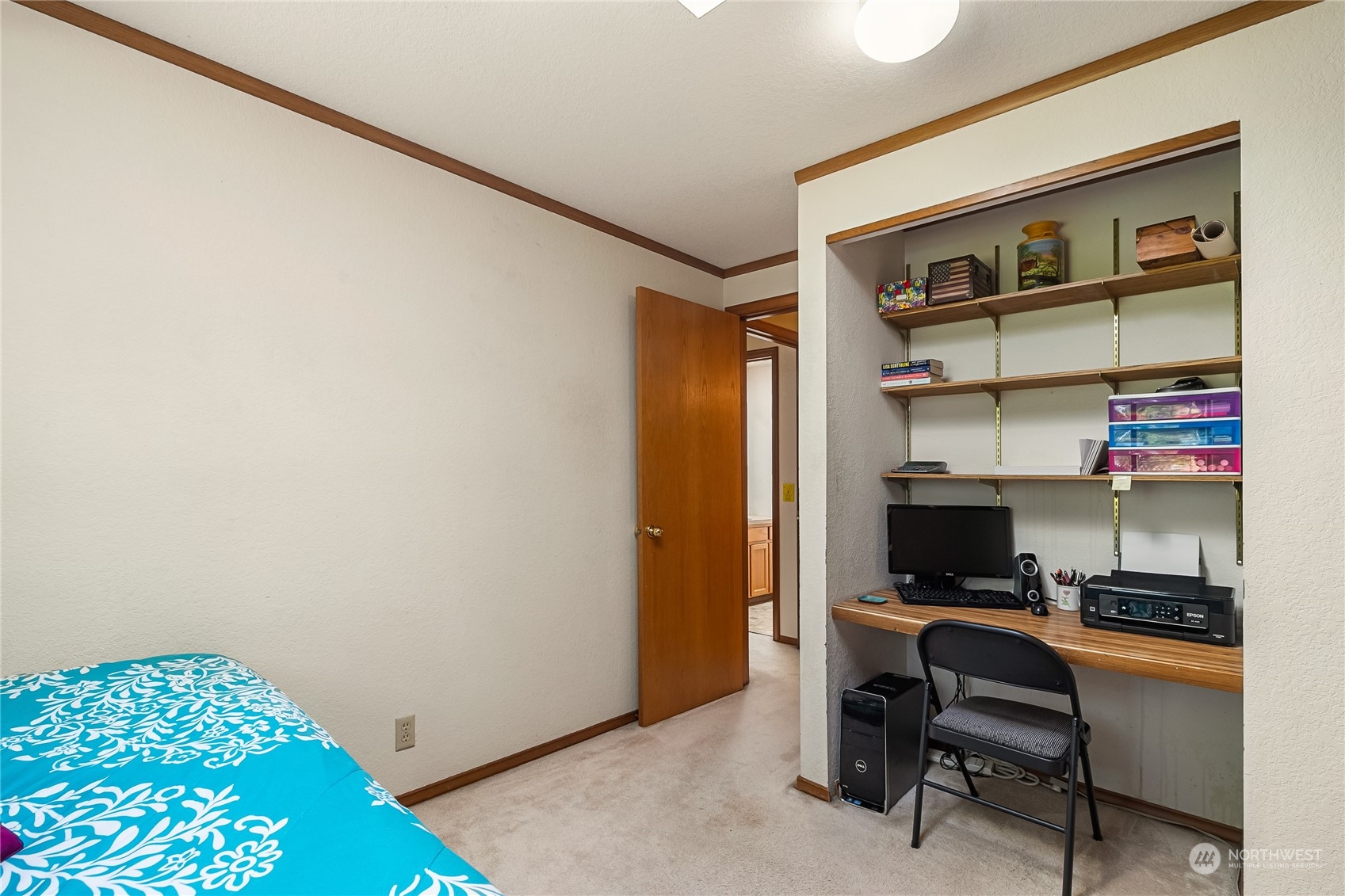 1388 Welling Road Bellingham, WA 98226 - Photo 19 of 40 a workspace with furniture and natural light