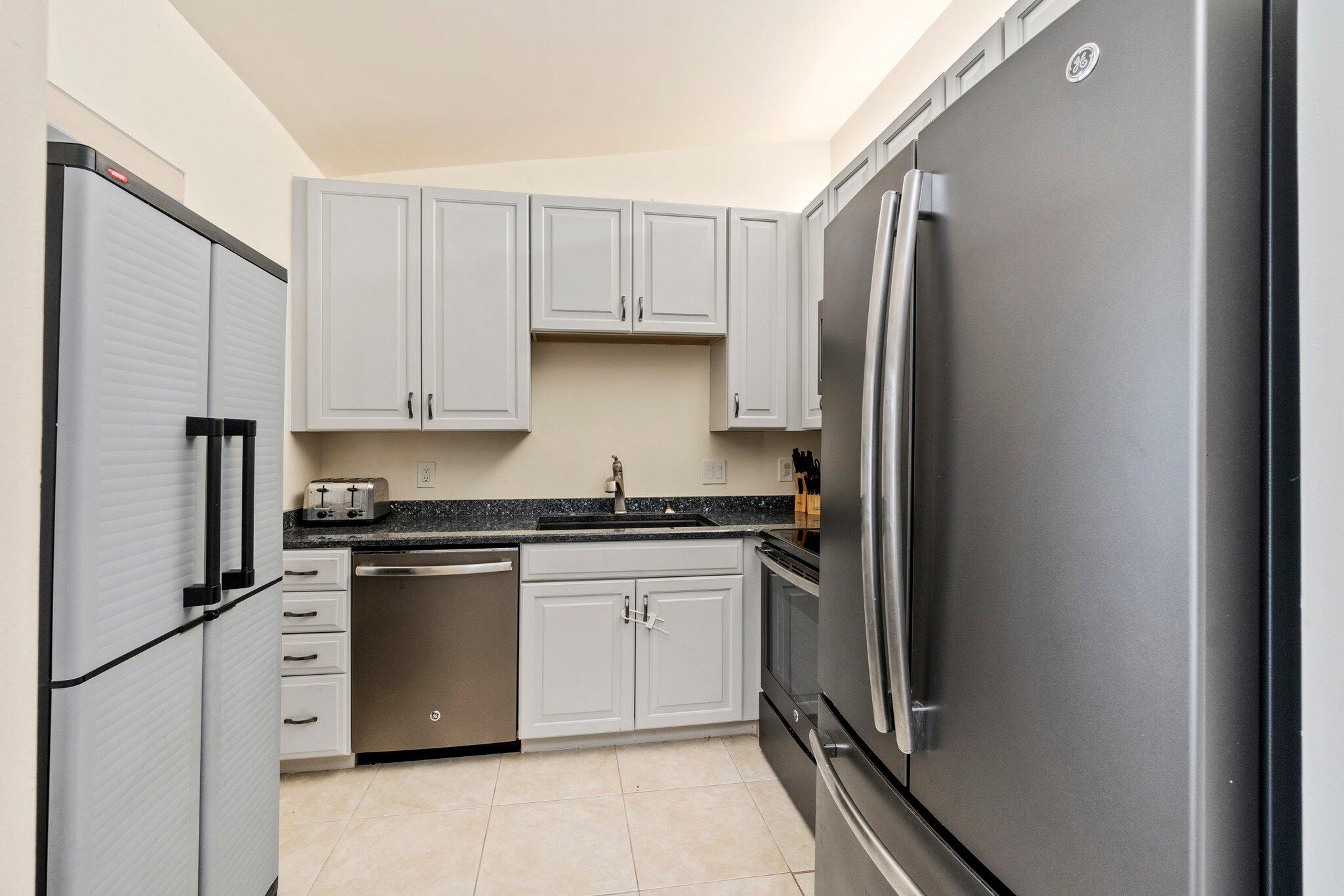 800 Northwest Fork Road, Unit 99 Stuart, FL 34994 - Photo 11 of 27 11-web-or-mls-DSC06158