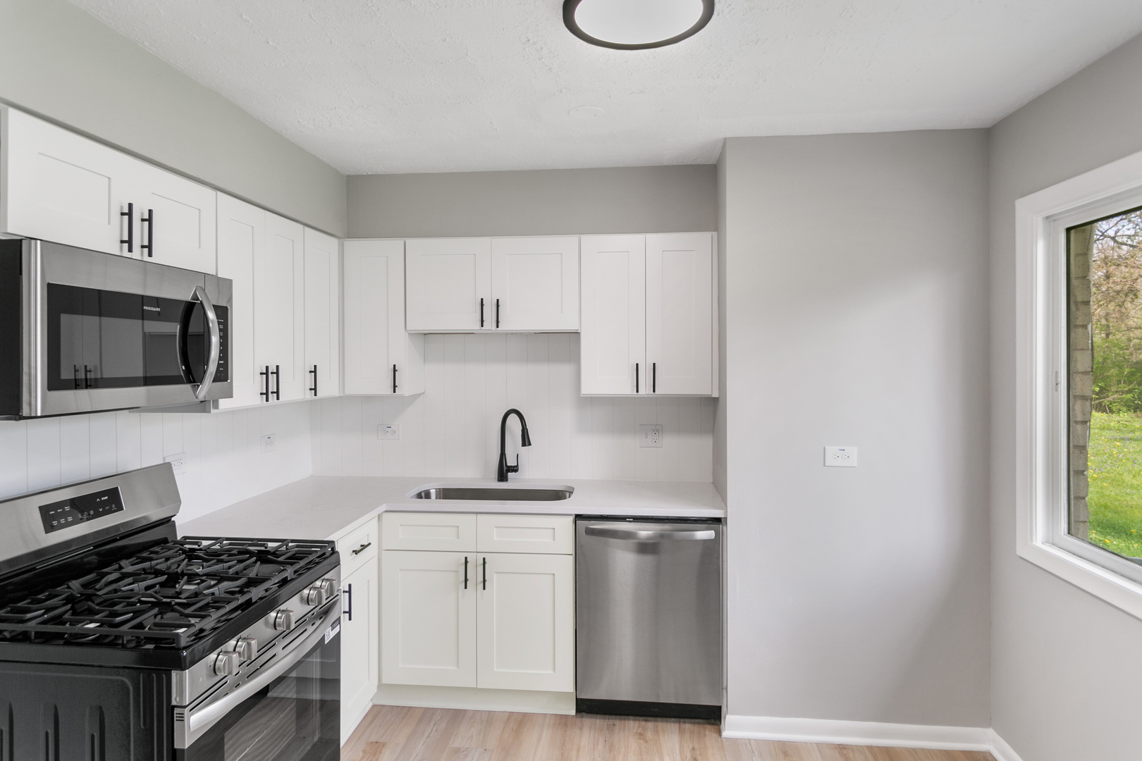 505 Barbara Court University Park, IL 60484 - Photo 2 of 17