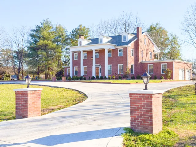$1,050,000 | 621 East College Street, Pulaski, TN 38478