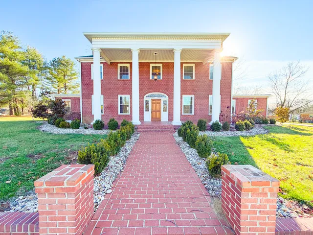$1,050,000 | 621 East College Street, Pulaski, TN 38478