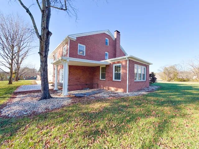 $1,050,000 | 621 East College Street, Pulaski, TN 38478