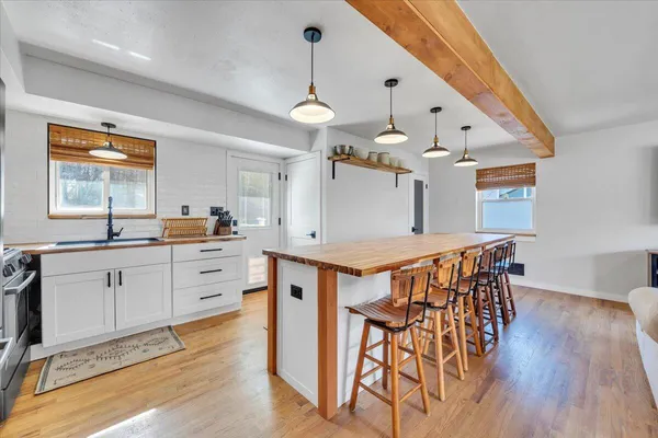 $299,850 | 951 Hartsook Boulevard Southeast, Roanoke, VA 24014