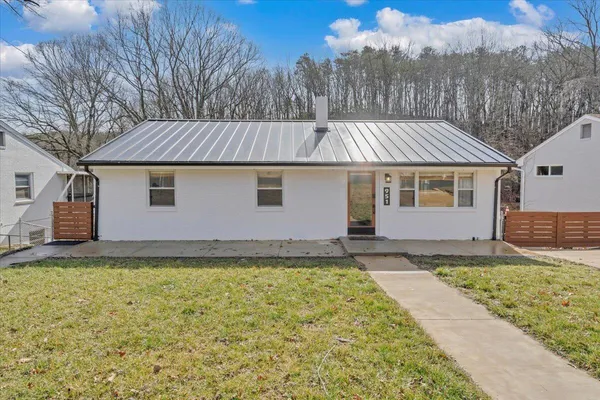 $299,850 | 951 Hartsook Boulevard Southeast, Roanoke, VA 24014