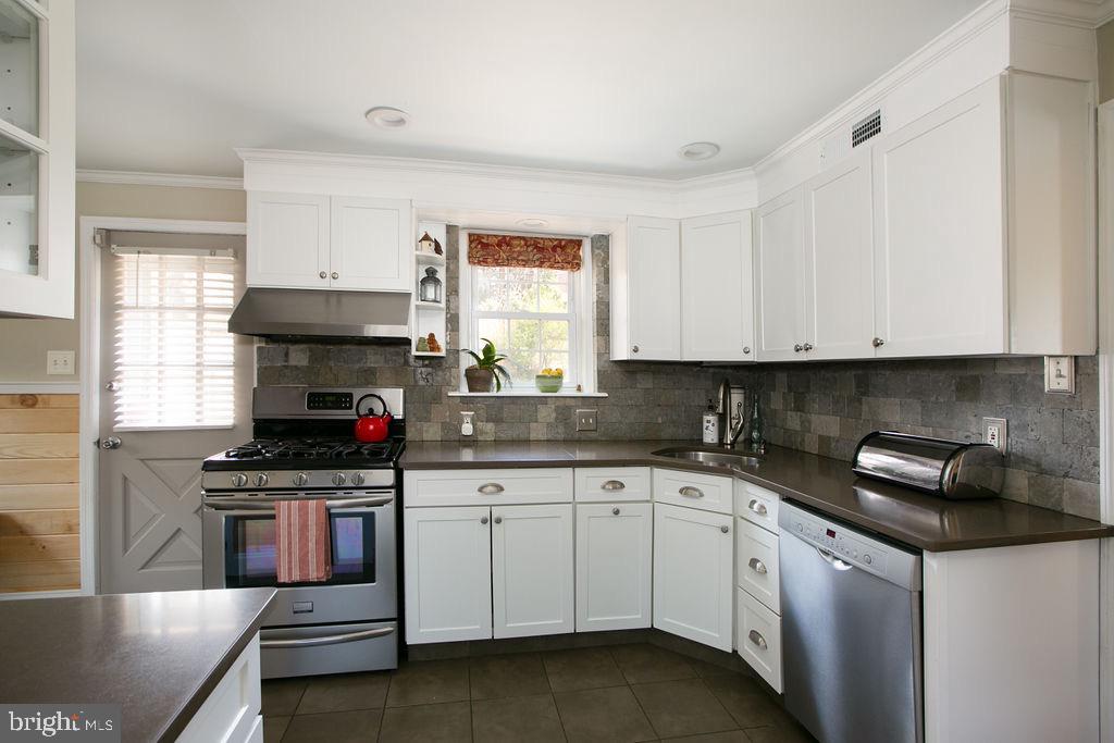 805 Dover Road Wynnewood, PA 19096 - Photo 12 of 34 kitchen