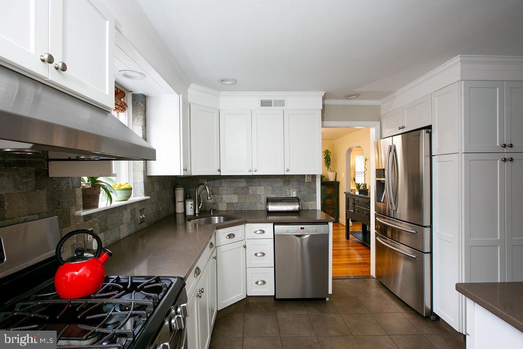 805 Dover Road Wynnewood, PA 19096 - Photo 15 of 34