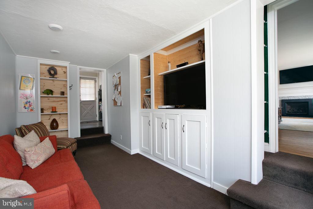 805 Dover Road Wynnewood, PA 19096 - Photo 17 of 34 den