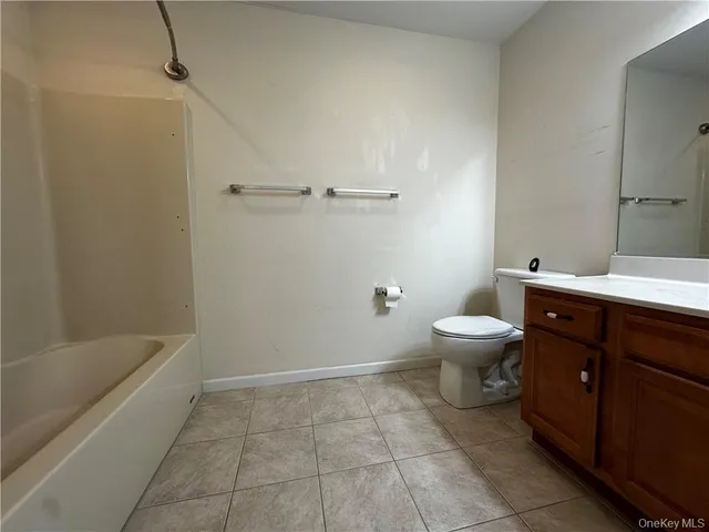 $1,800 | 105 North Montgomery Street, Unit B3 4, Walden, NY 12586