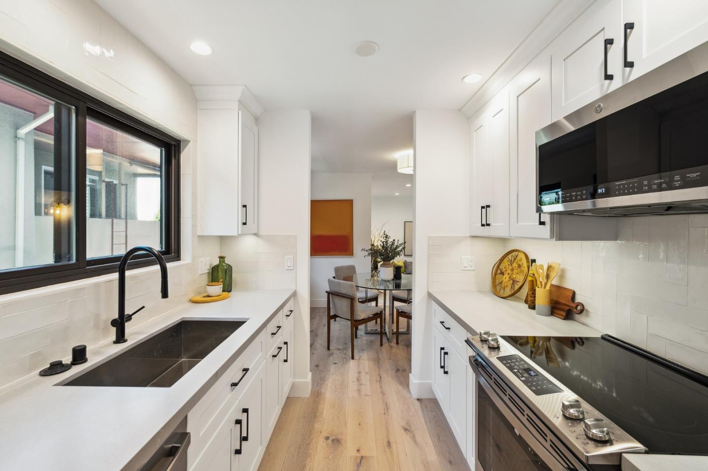 733 Fairfield Road, Unit 4 Burlingame, CA 94010 - Photo 21 of 51 Gallery Image 21